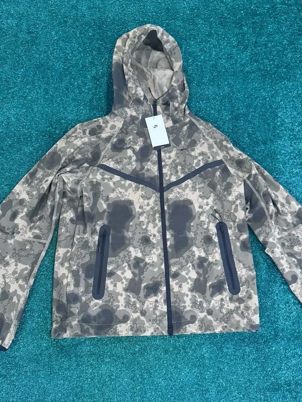 Nike Men's Dri-FIT Woven Camo Windrunner Jacket HV0979-210